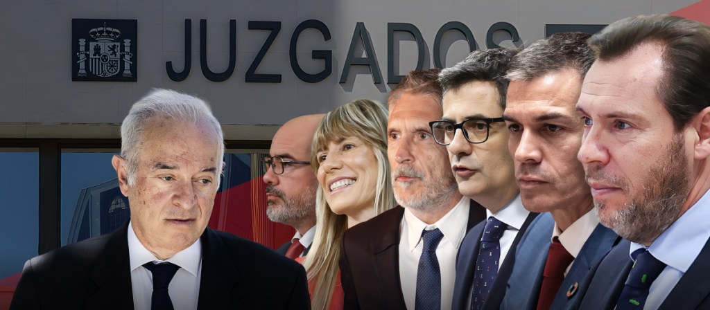 Montaje del juez Juan Carlos Peinado frente a los juzgados junto a varios miembros del Gobierno de Pedro Sánchez en el contexto de la investigación judicial a Begoña Gómez.