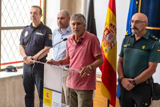 El ministro Marlaska y Representantes de las fuerzas de seguridad durante una comparecencia sobre la situación migratoria en Ceuta